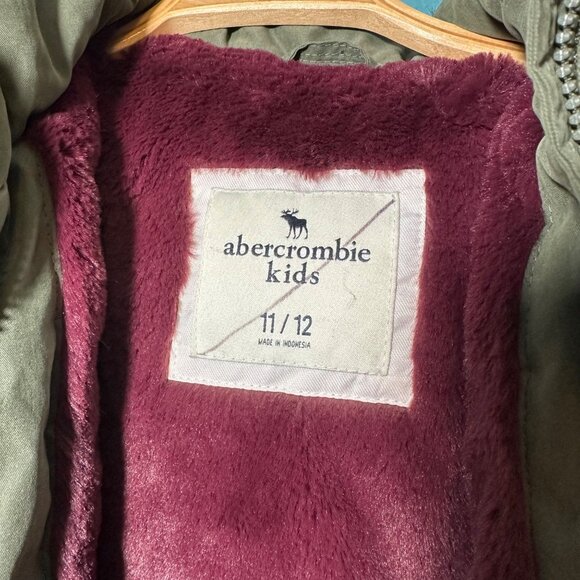 Abercrombie & Fitch Kids Green Parka Coat - Faux Fur Hood - Size 11/12 - Picture 6 of 9